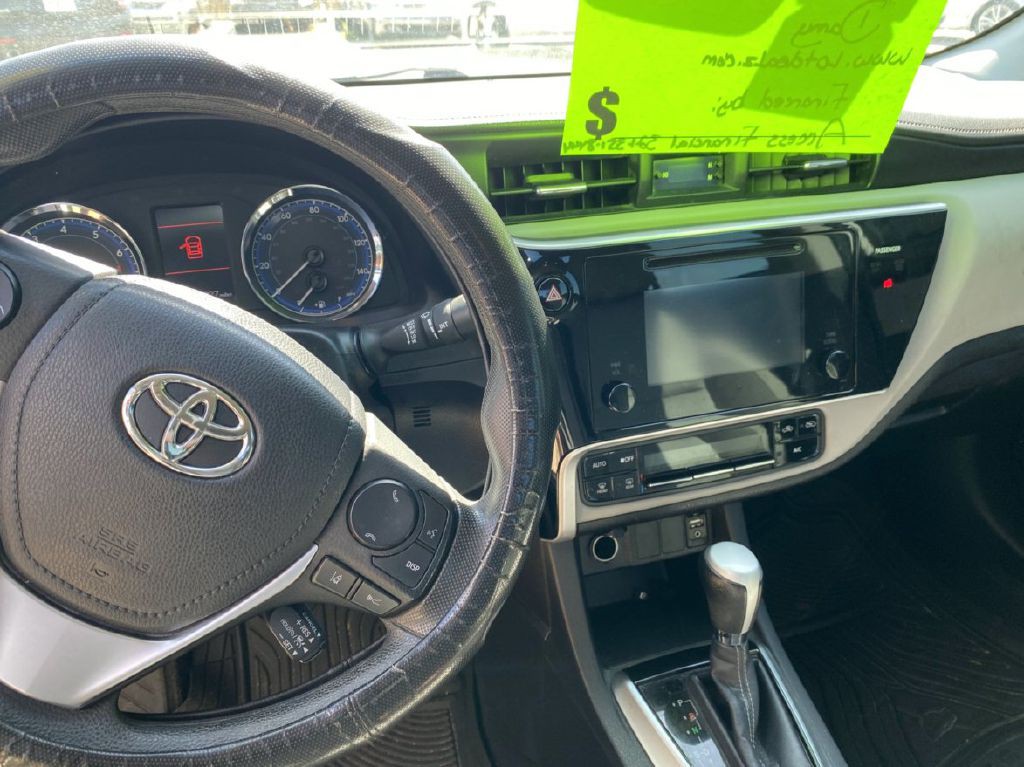 2017 Toyota Corolla Image 5