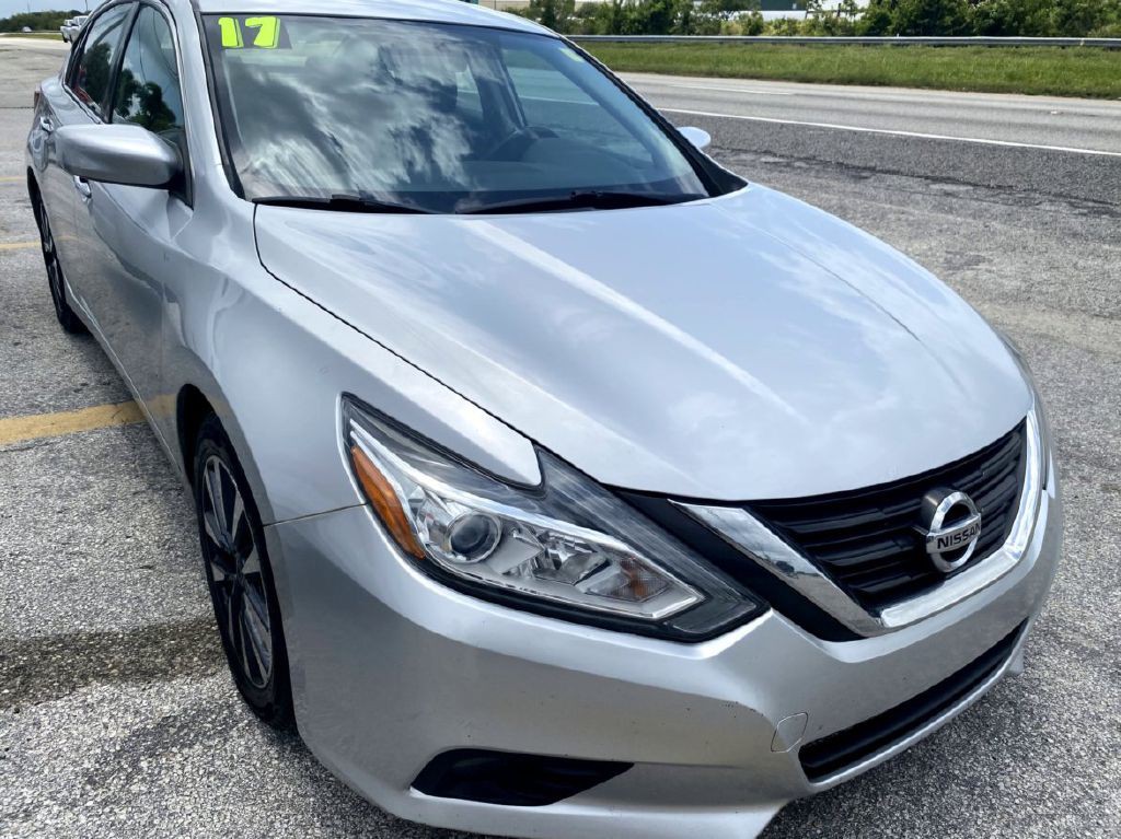 2017 Nissan Altima Image 3