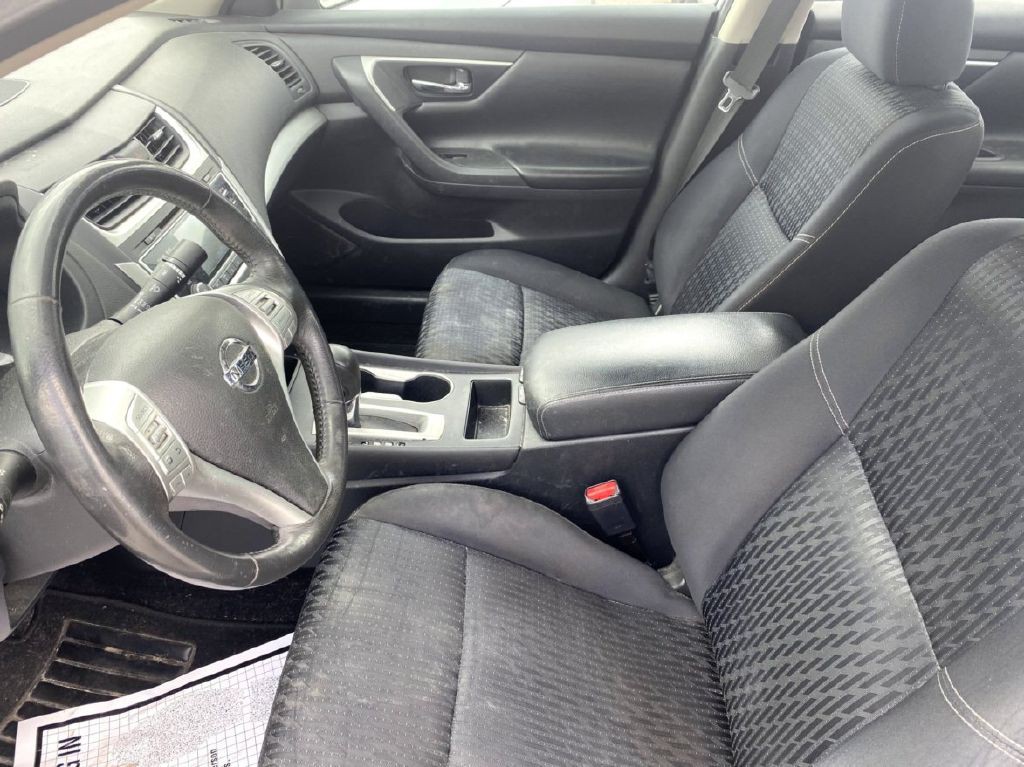 2017 Nissan Altima Image 7