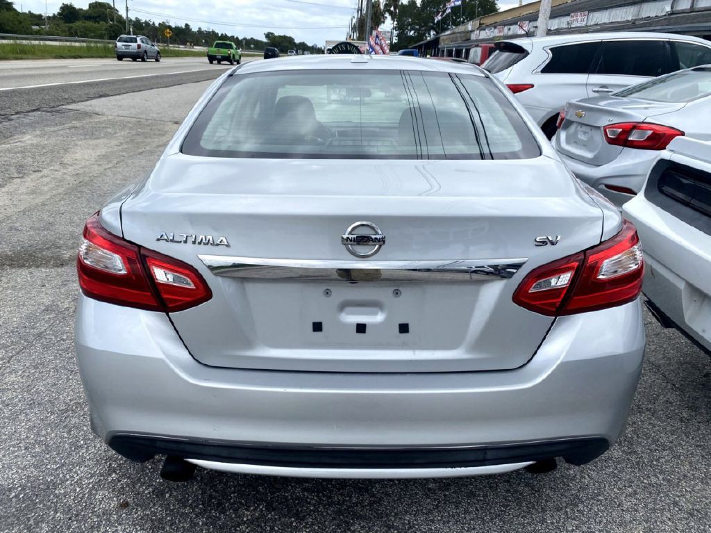 2017 Nissan Altima Image 12