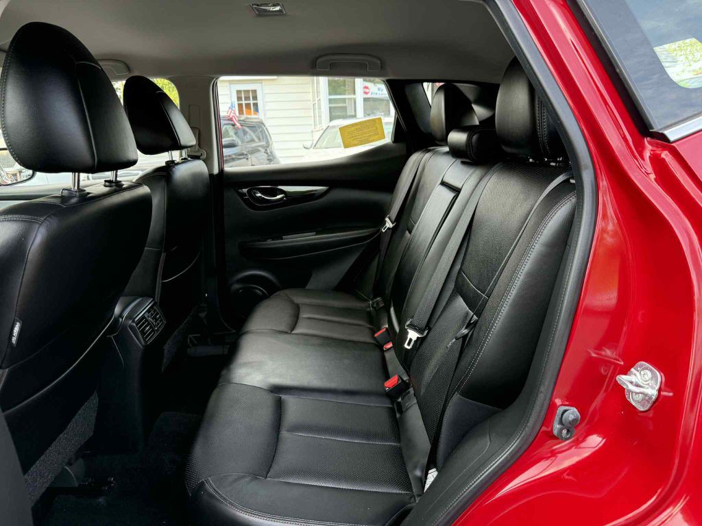 2017 Nissan Rogue Image 11