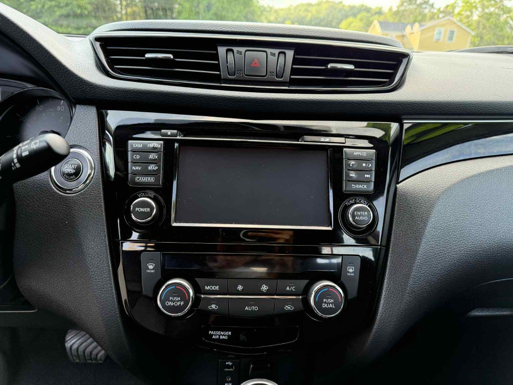 2017 Nissan Rogue Image 14
