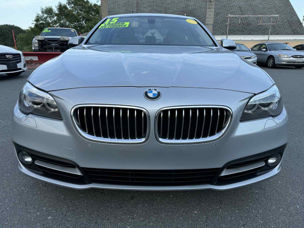 2015 BMW 5 Series Image 2