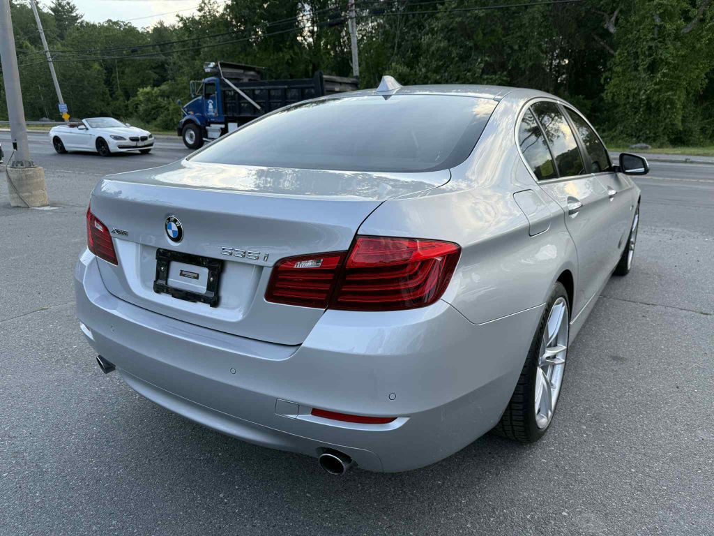 2015 BMW 5 Series Image 7