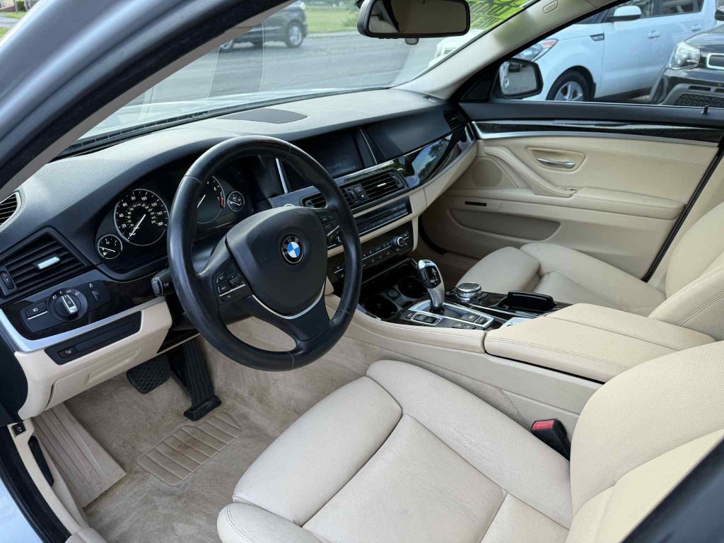 2015 BMW 5 Series Image 10