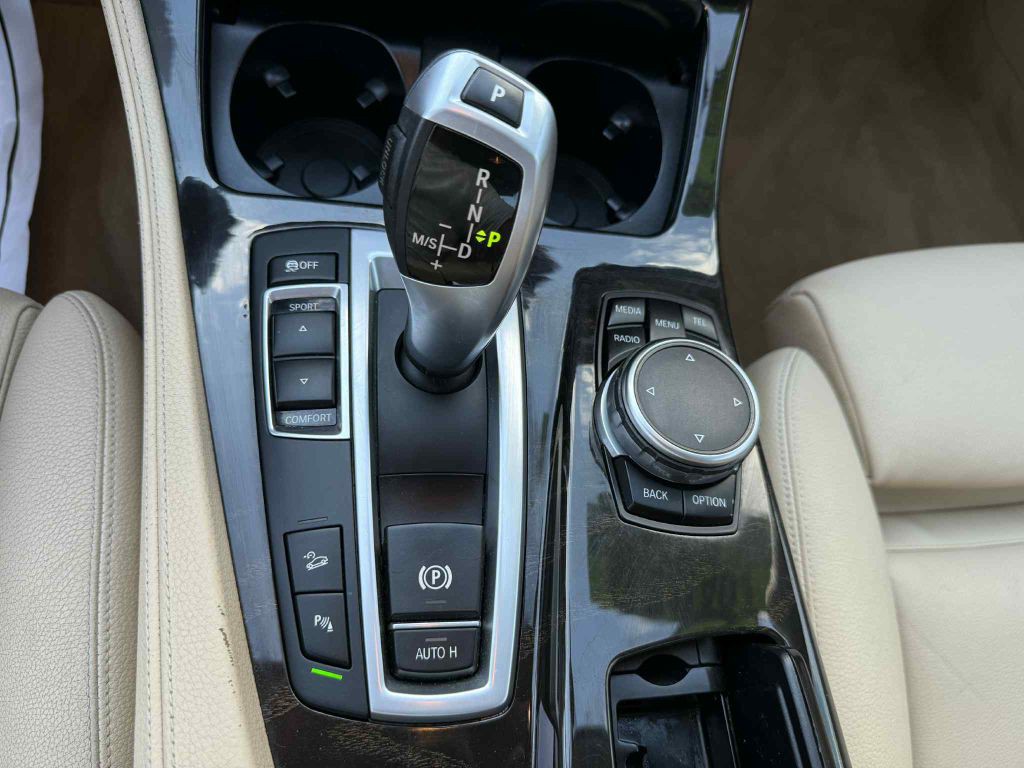 2015 BMW 5 Series Image 14