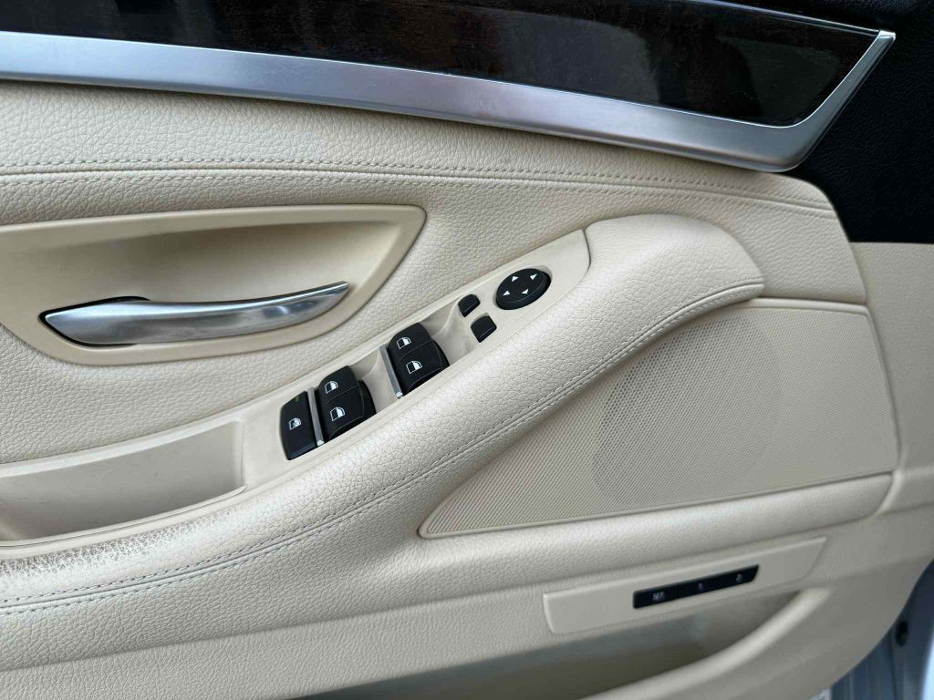 2015 BMW 5 Series Image 21
