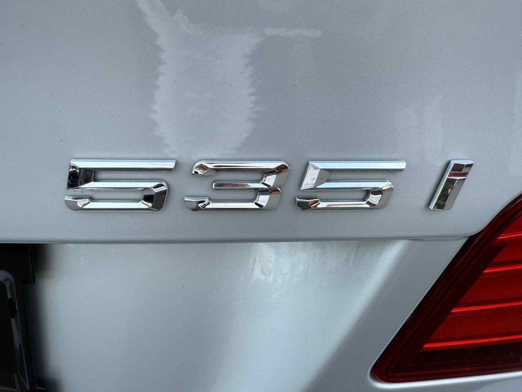 2015 BMW 5 Series Image 23