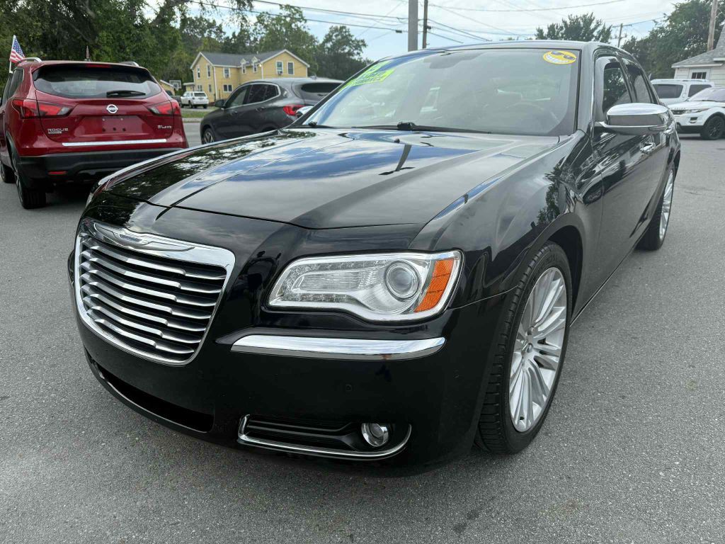 2013 Chrysler 300 Image 3