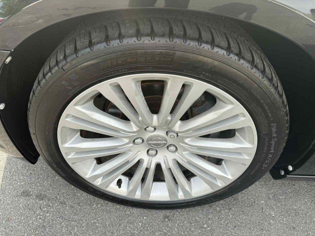 2013 Chrysler 300 Image 25