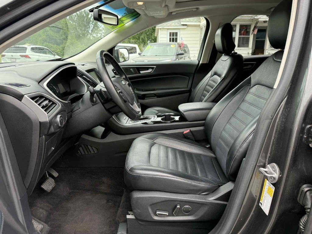 2016 Ford Edge Image 9
