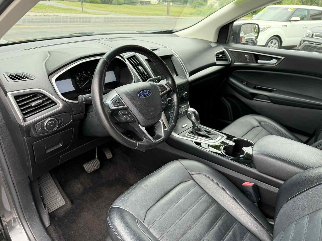 2016 Ford Edge Image 10