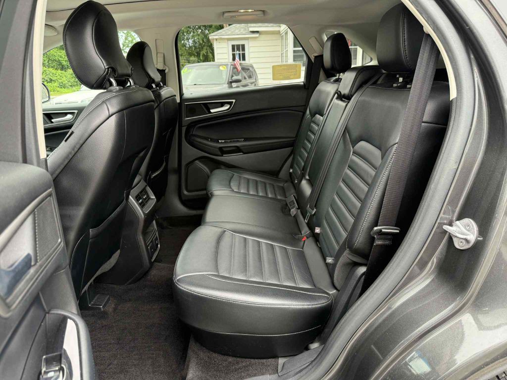 2016 Ford Edge Image 11
