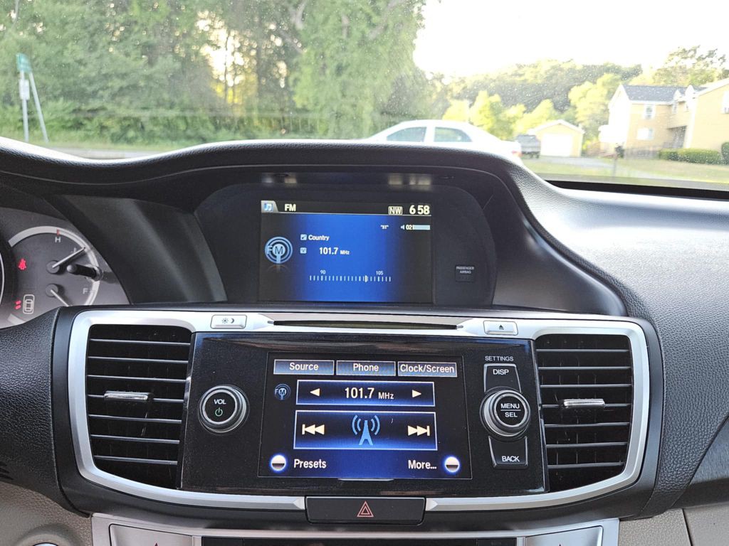 2013 Honda Accord Image 17