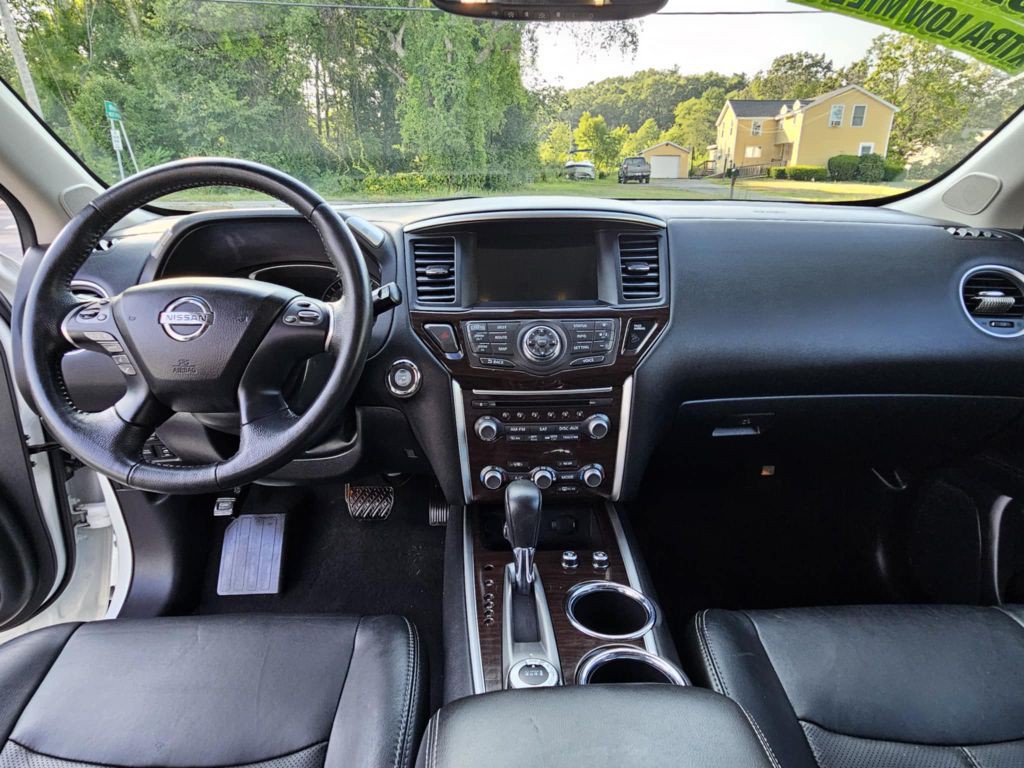 2013 Nissan Pathfinder Image 12