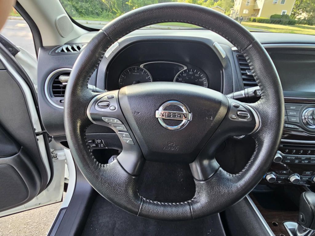 2013 Nissan Pathfinder Image 13