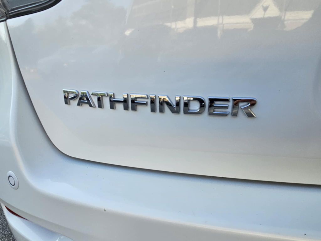 2013 Nissan Pathfinder Image 26