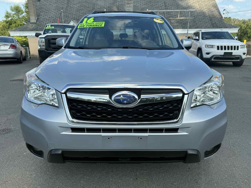 2016 Subaru Forester Image 2