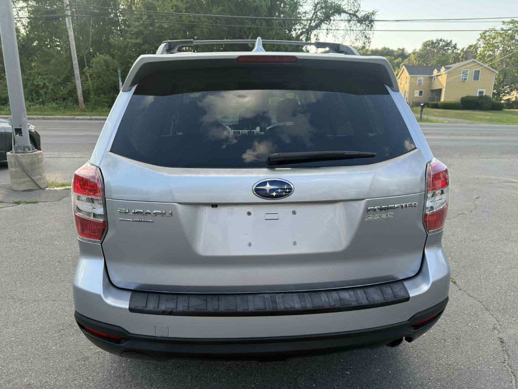 2016 Subaru Forester Image 6