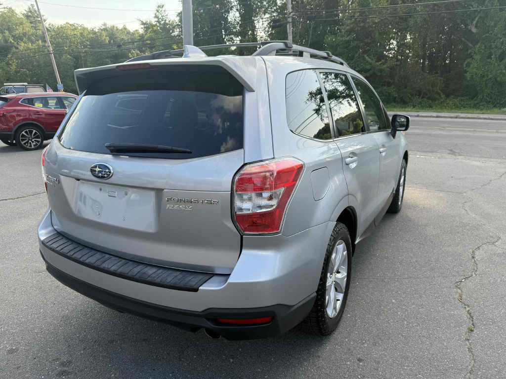 2016 Subaru Forester Image 7