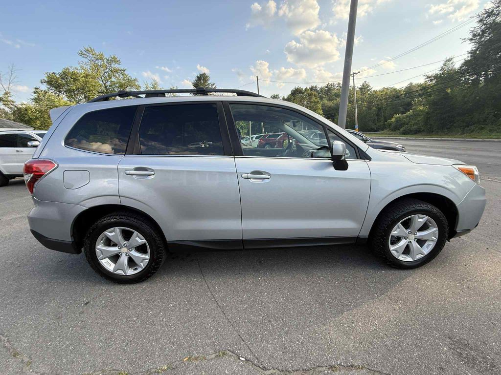 2016 Subaru Forester Image 8