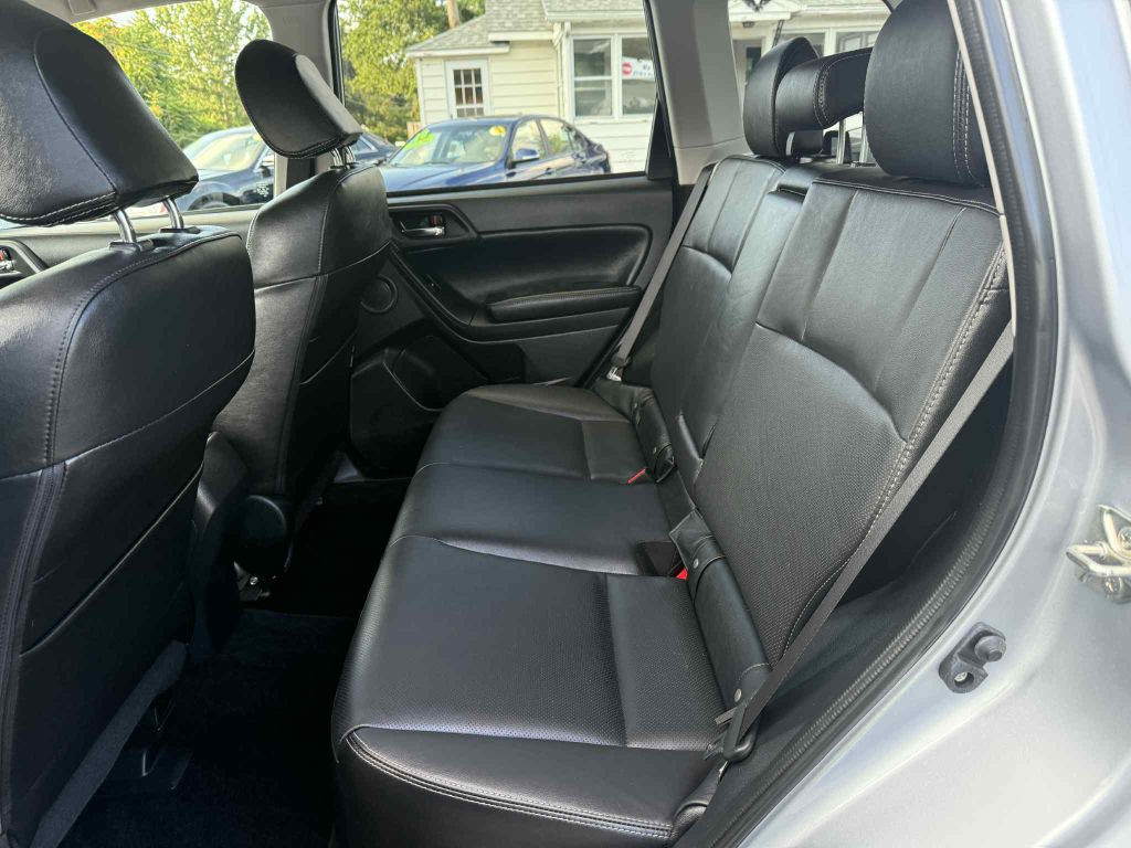 2016 Subaru Forester Image 11