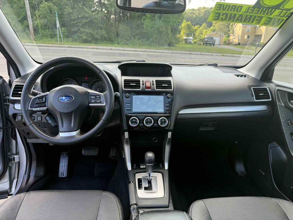 2016 Subaru Forester Image 12