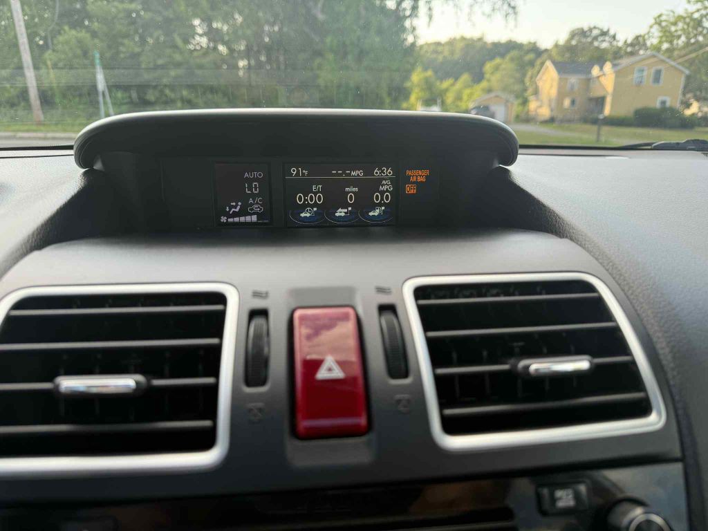 2016 Subaru Forester Image 16
