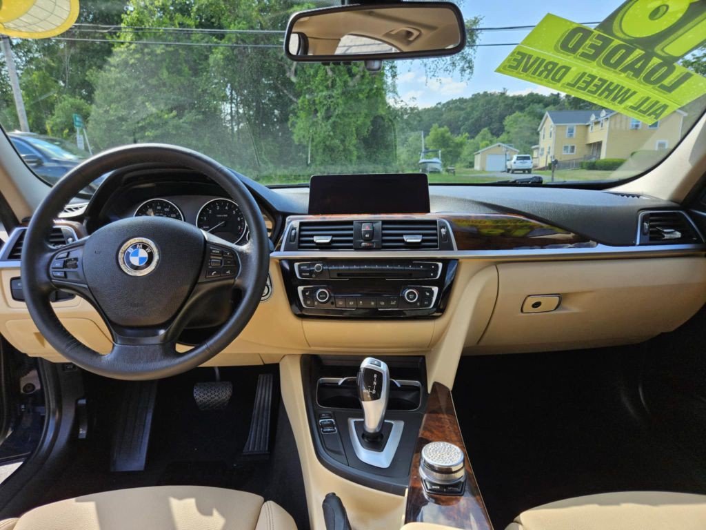 2018 BMW 3 Series Image 11