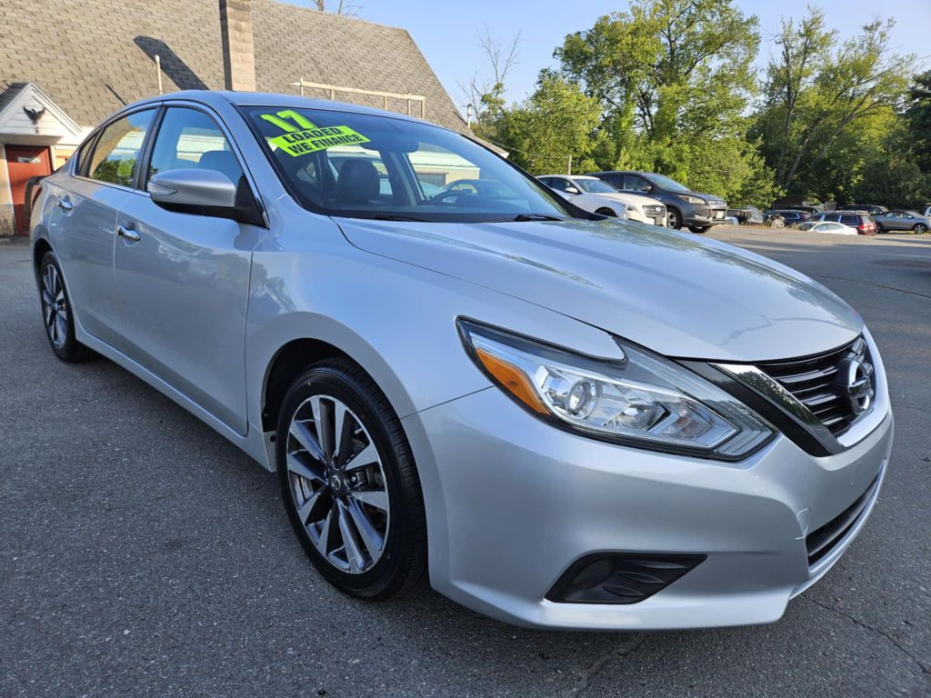 2017 Nissan Altima Image 1