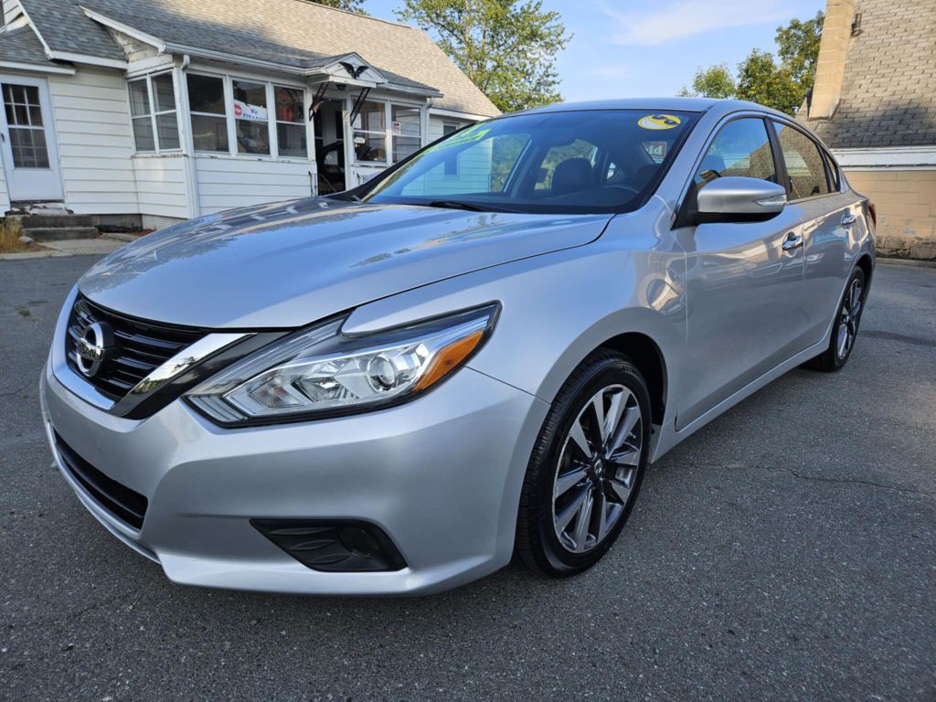 2017 Nissan Altima Image 3