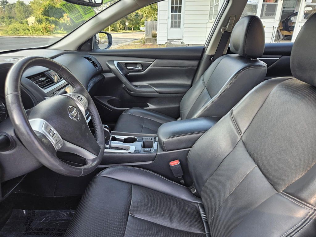 2017 Nissan Altima Image 10