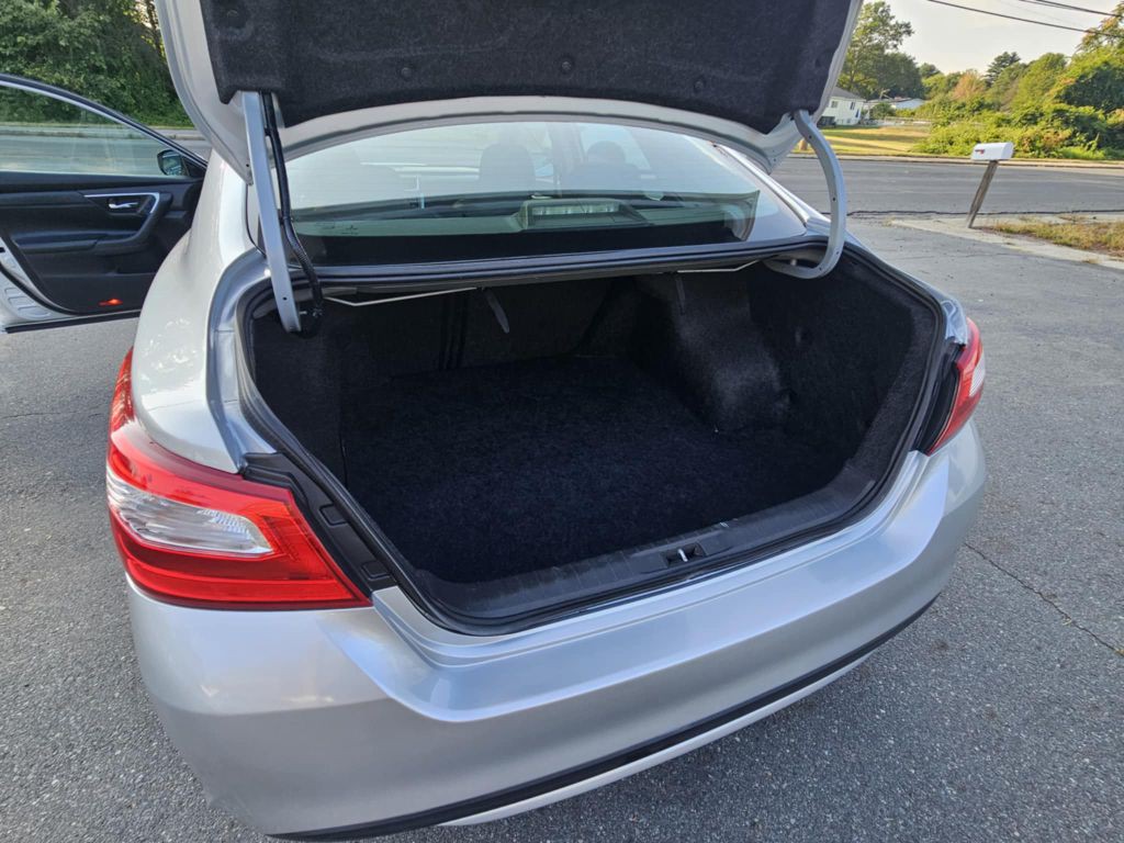 2017 Nissan Altima Image 22