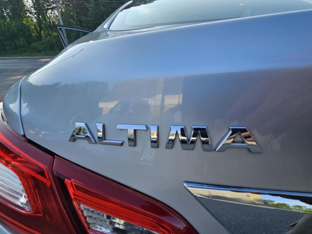 2017 Nissan Altima Image 23