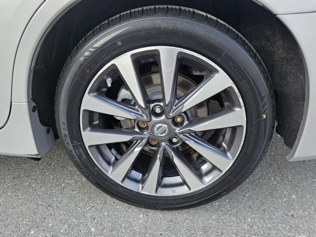 2017 Nissan Altima Image 25