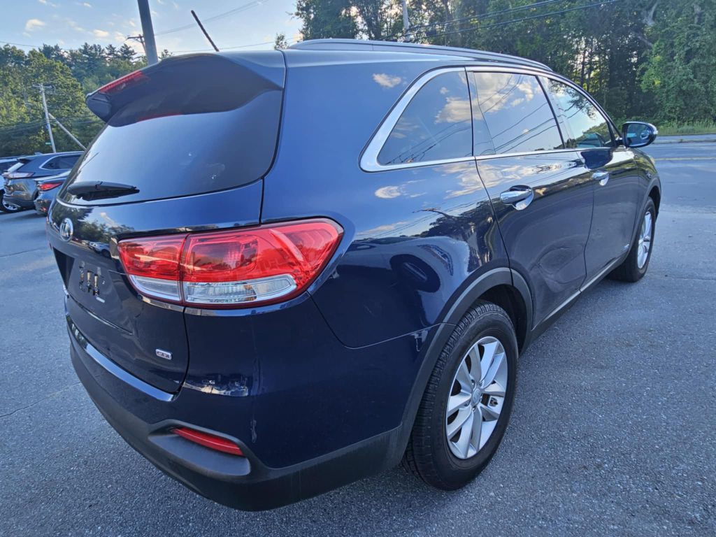 2016 Kia Sorento Image 7