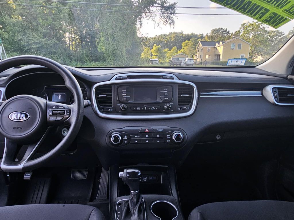 2016 Kia Sorento Image 11