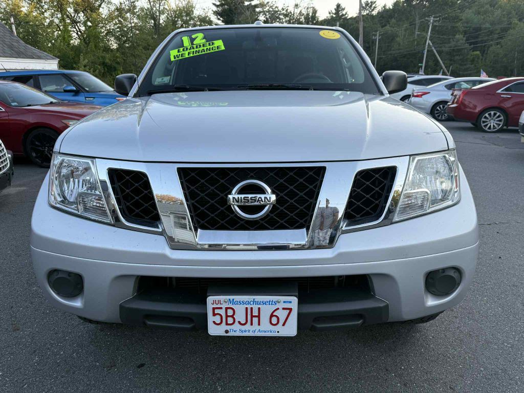 2012 Nissan Frontier Image 2
