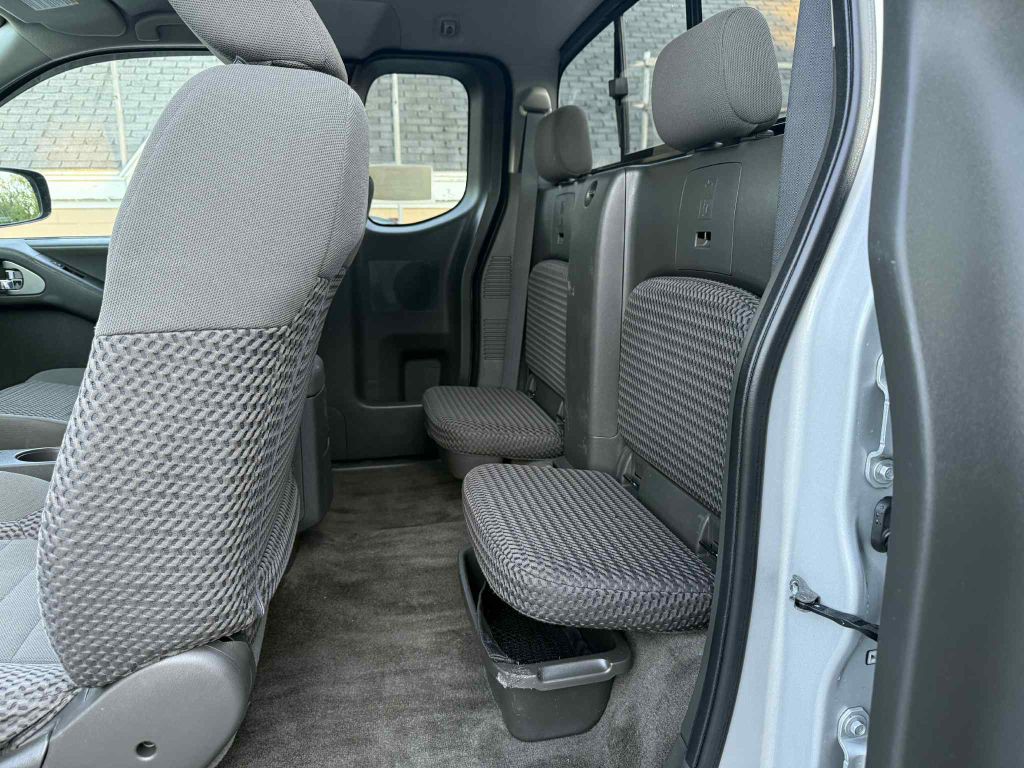 2012 Nissan Frontier Image 10