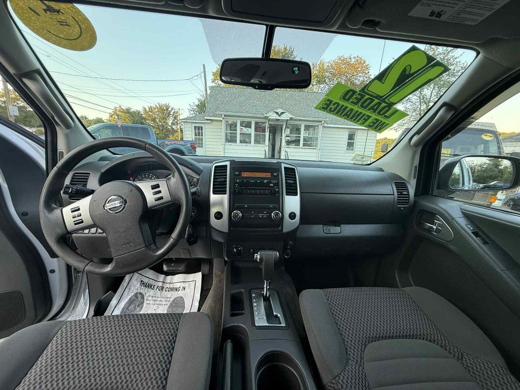 2012 Nissan Frontier Image 12