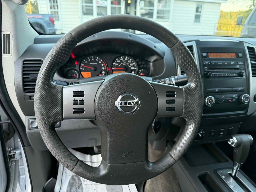 2012 Nissan Frontier Image 13