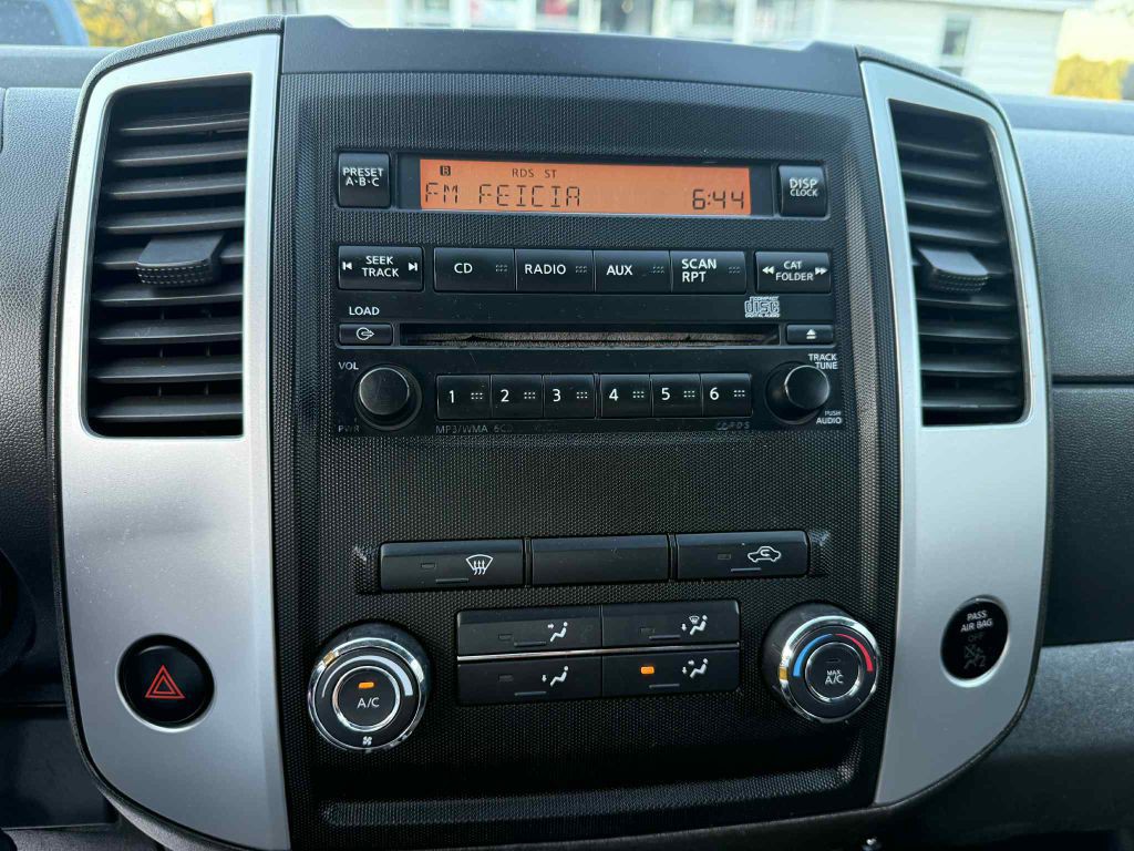2012 Nissan Frontier Image 14