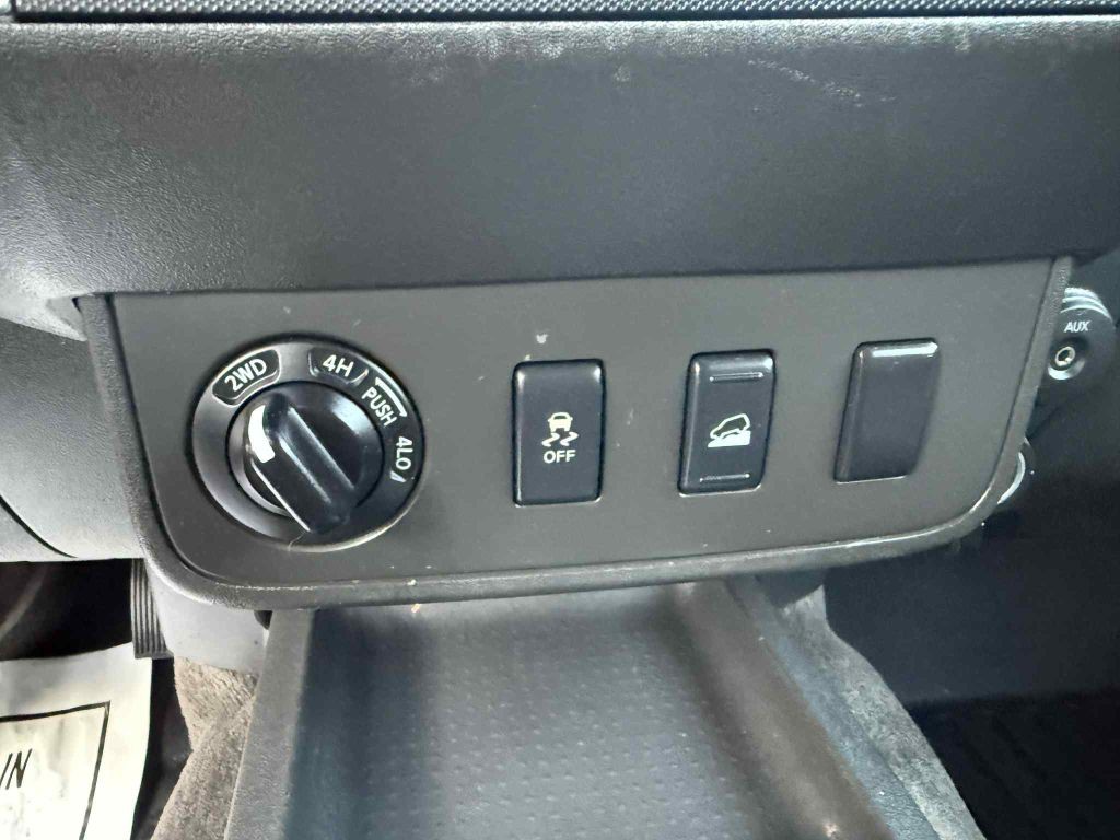 2012 Nissan Frontier Image 15
