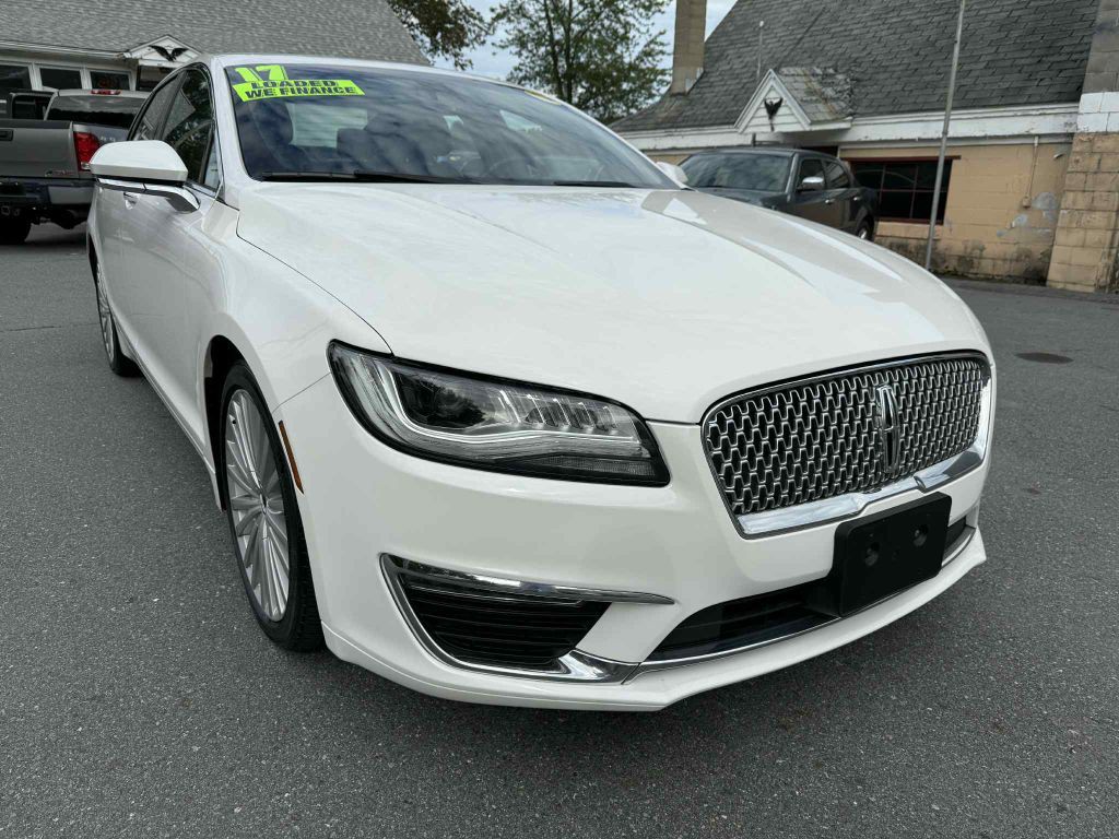 2017 Lincoln MKZ Image 1
