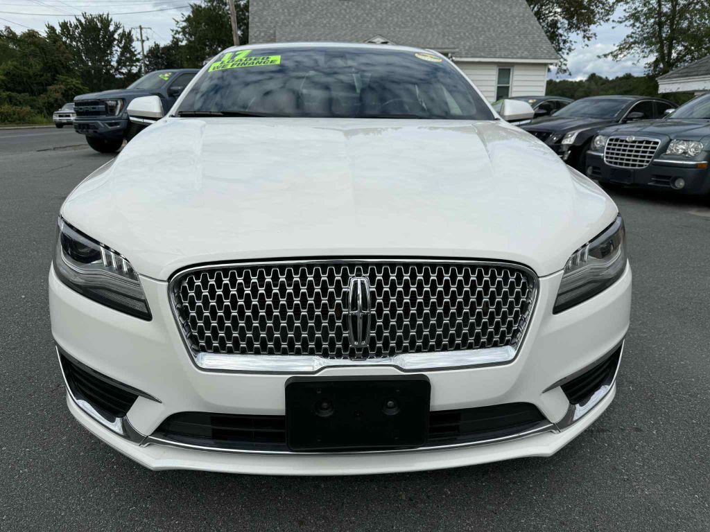 2017 Lincoln MKZ Image 2
