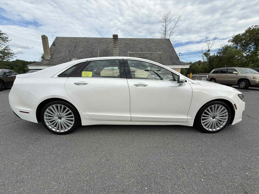 2017 Lincoln MKZ Image 8