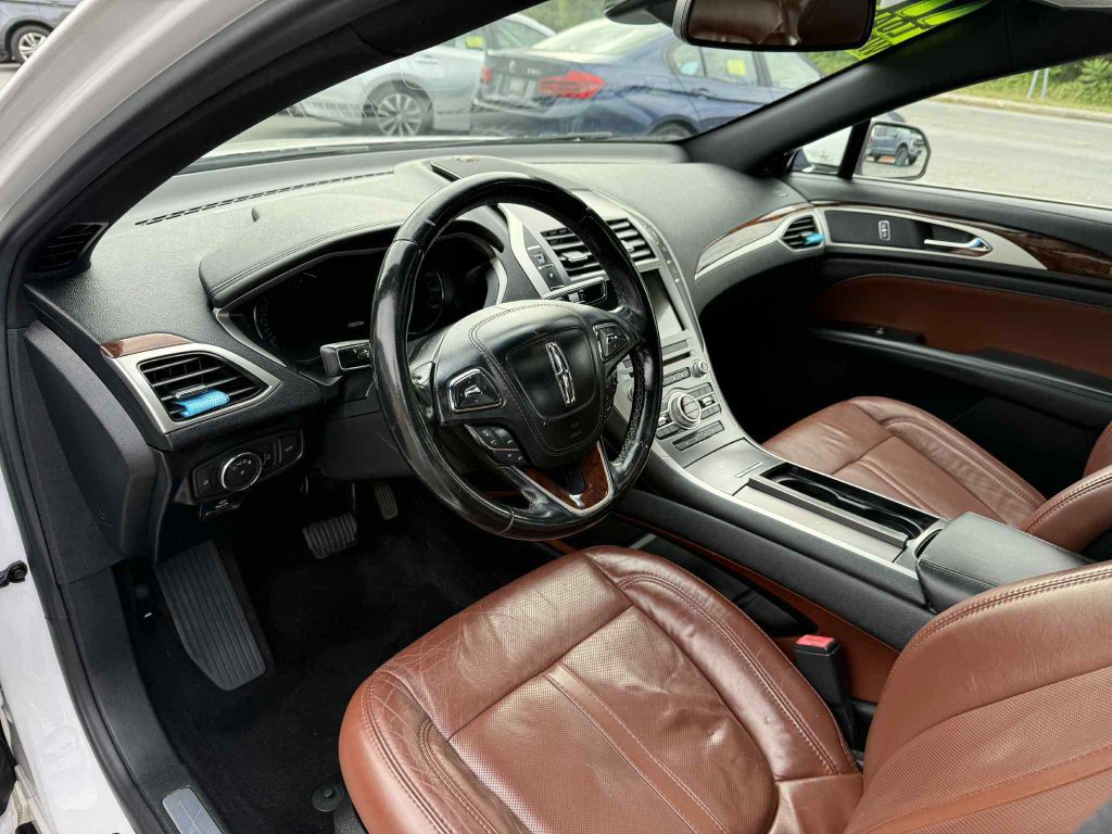 2017 Lincoln MKZ Image 10