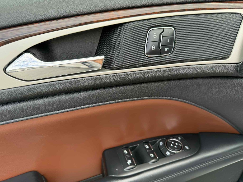 2017 Lincoln MKZ Image 21