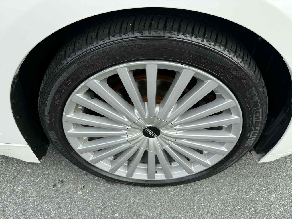 2017 Lincoln MKZ Image 27