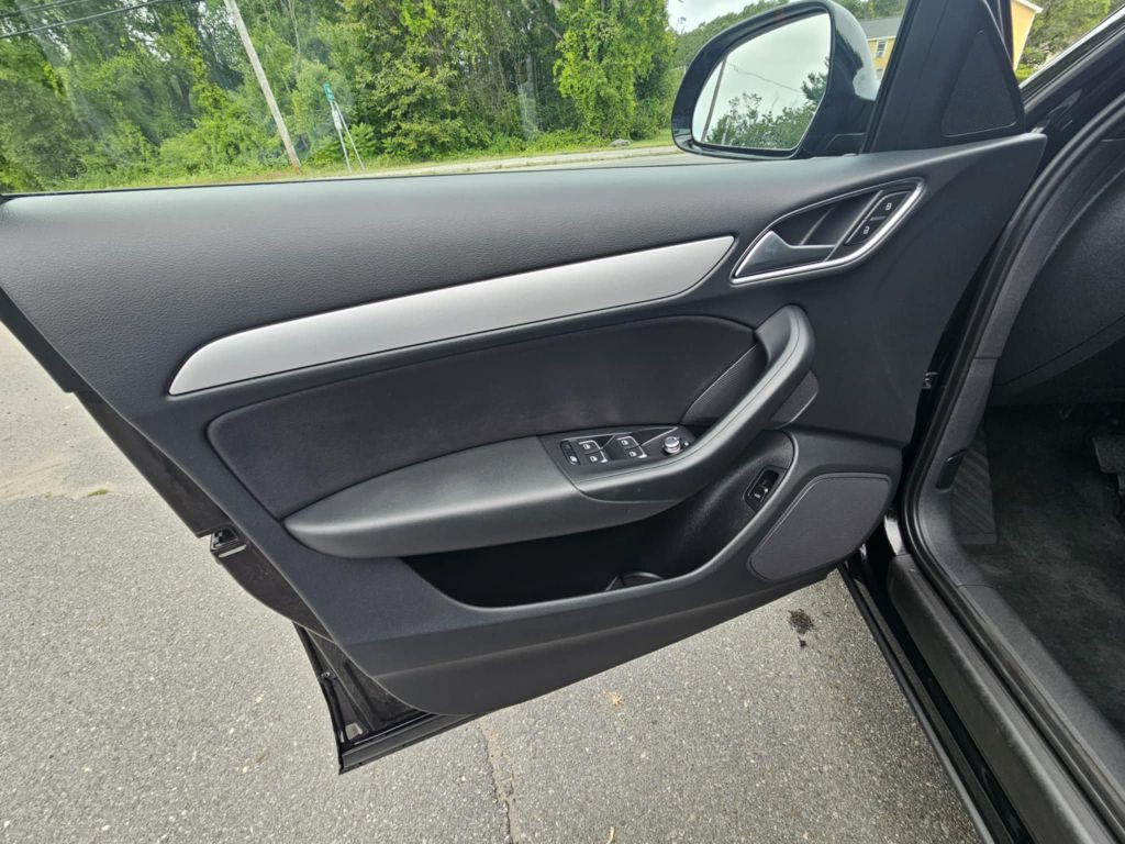 2017 Audi Q3 Image 15